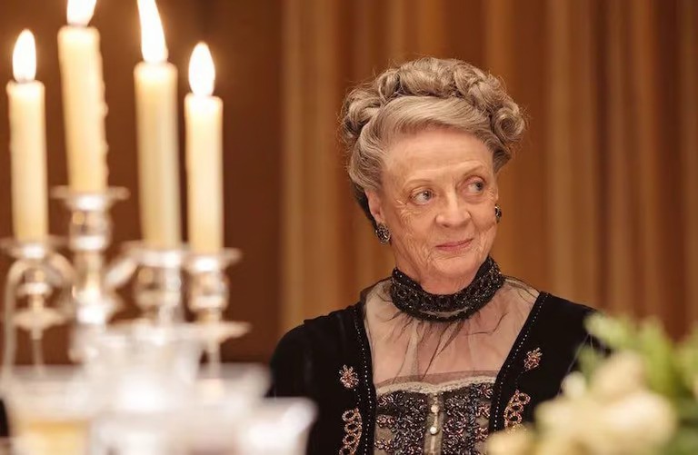 Actor Maggie Smith dies at the age of 89